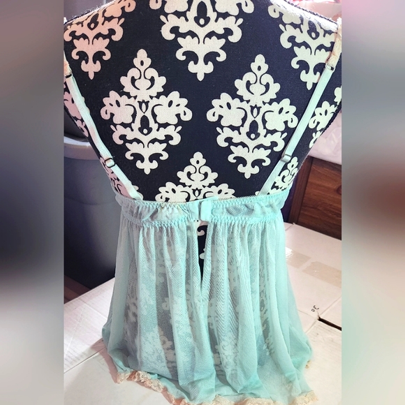 Vintage Lingerie - Picture 4 of 11